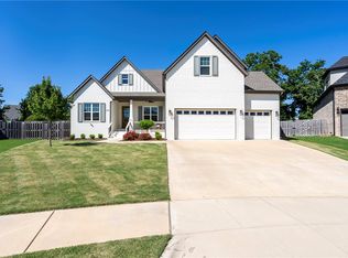 900 Clarendon Ave, Maumelle, AR 72113