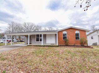 1248 Pequeno Ln, Fenton, MO 63026