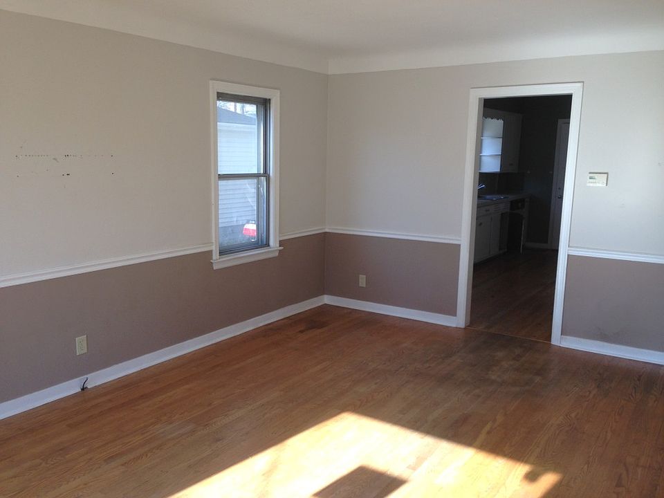 2nd image of 655 Alger St SE