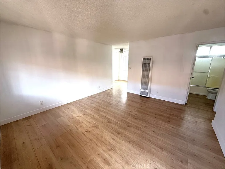 469 W Oliver St #3 — Photo 4