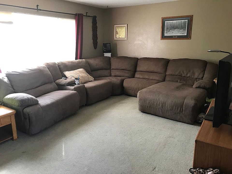 Living room, new carpet