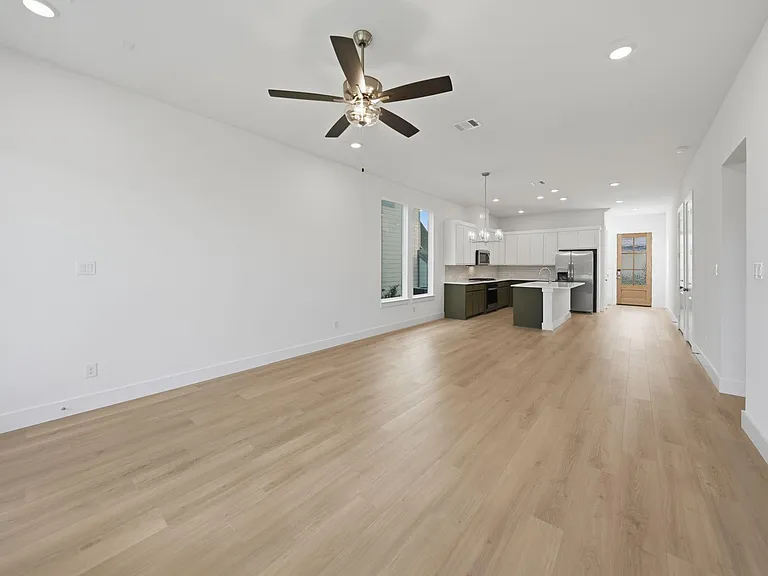 328 Chestnut St — Photo 8