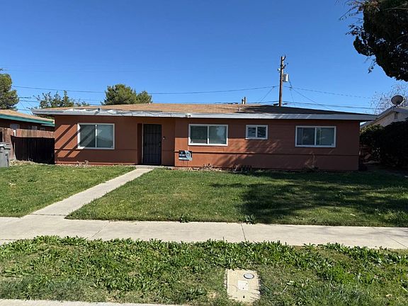 3rd image of 44946 3rd St E