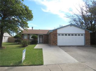 702 Levelland Dr, Arlington, TX 76017