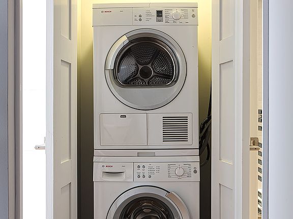 5th image of 50 W 93rd St APT 5D