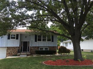 3826 N Benton Dr, Decatur, IL 62526