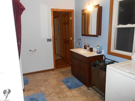 3rd image of 547 Dieckman St NE