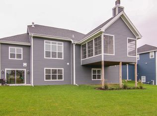 821 Raven Ct, Oregon, WI 53575