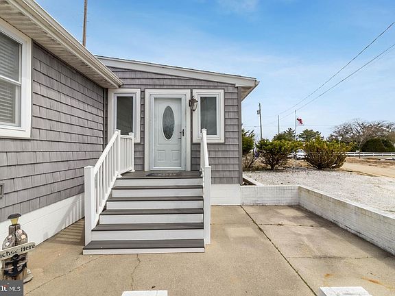 5th image of 29121 Pine St