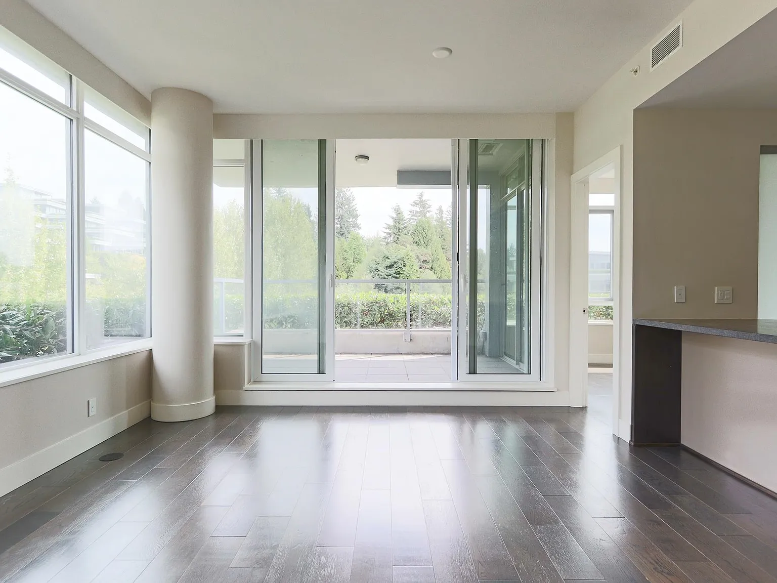 2 bed, 600 sqft, $4,000 — Photo 4