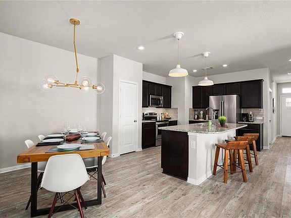 4th image of 1701 Logan Dr Unit 35