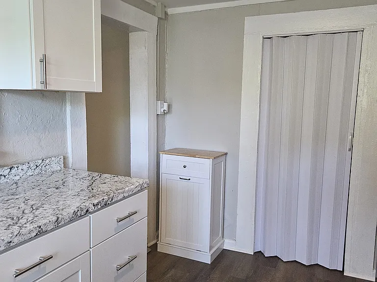 Kitchen c
