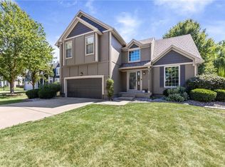 15247 S Roth Dr, Olathe, KS 66062