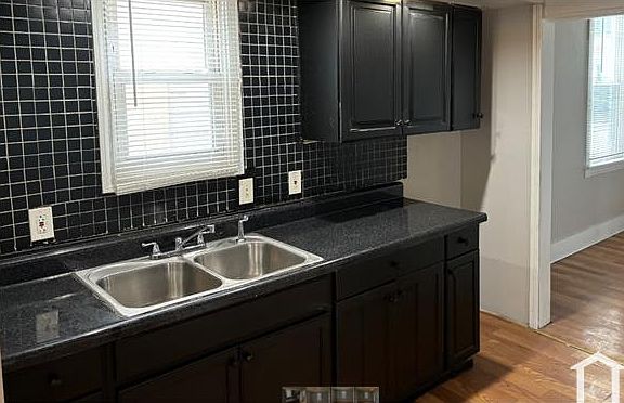 4th image of 1528 Engelholm Ave