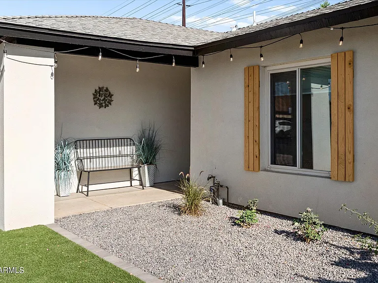 1027 W Peralta Ave — Photo 6