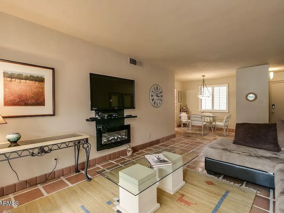 7625 E Camelback Rd #B117