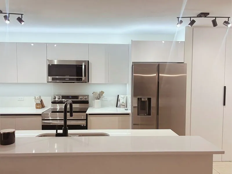 3 bed, 2.0 bath, 1560 sqft, $1,950 — Photo 3