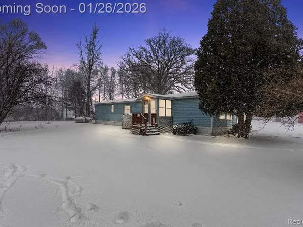 5246 Nicholson Rd, Fowlerville, MI 48836