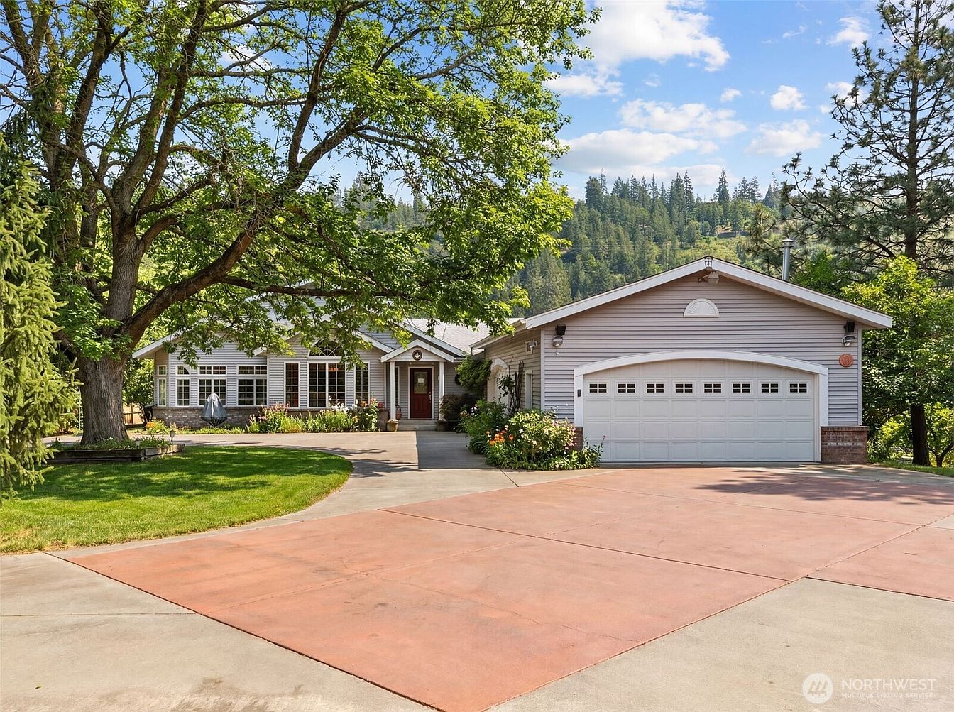 1st image of 1703 W 25th Avenue