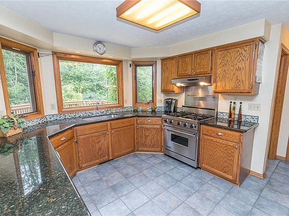 5th image of 12001 Waywood Dr