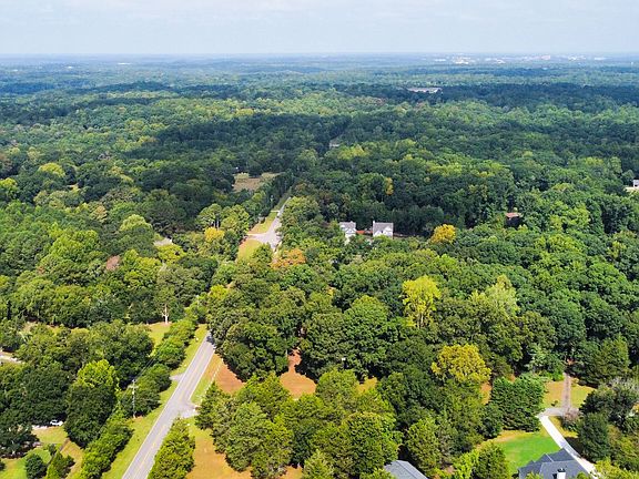 4th image of 3905 Barnett Shoals Rd