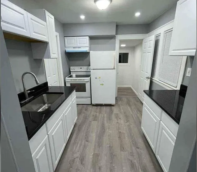 591 E Maplehurst St — Photo 3