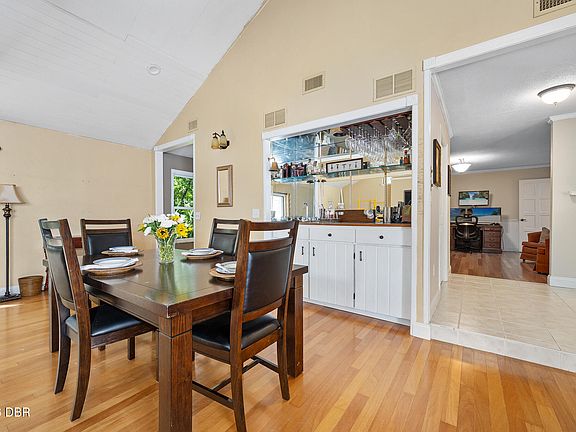 4th image of 92 Ridge Field Pl
