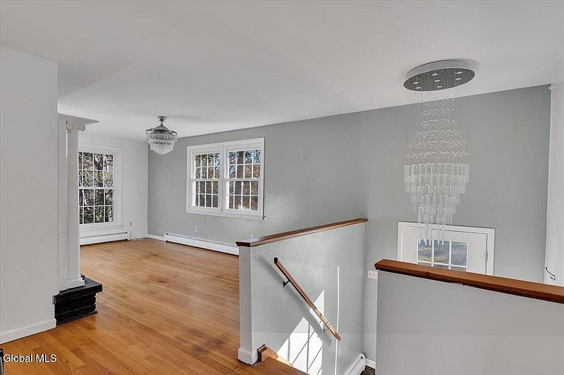 4th image of 123 Fonda Road