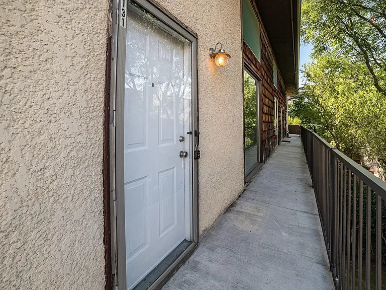 3131 Wycliff Ave — Photo 19