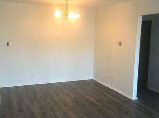 1426 E Ports O Call Dr APT 1N, Palatine, IL 60074
