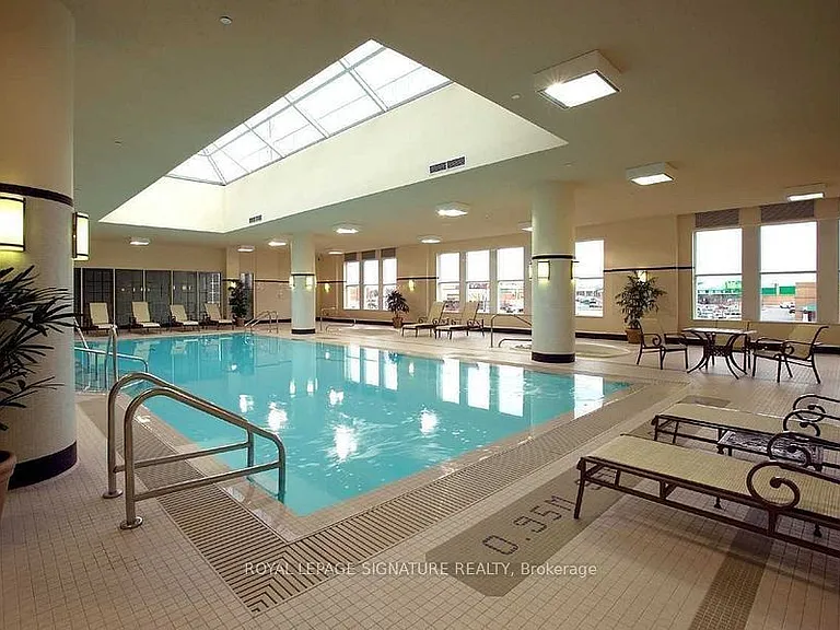 25 Kingsbridge Garden Cir #923 — Photo 28