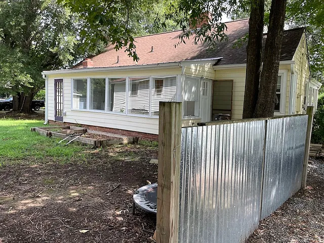 501 Hillsborough Rd — Photo 6