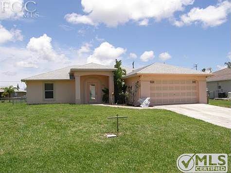 1st image of 927 SW 33rd Ter