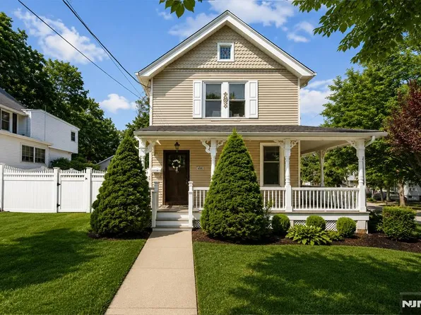 308 Demarest Ave, Closter, NJ 07624
