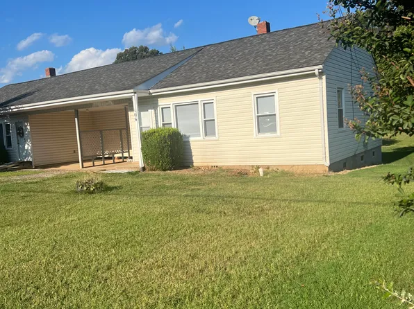 106 Bailey St, Gretna, VA 24557