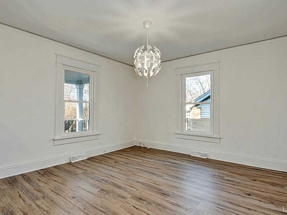 4th image of 3438 Richmond St