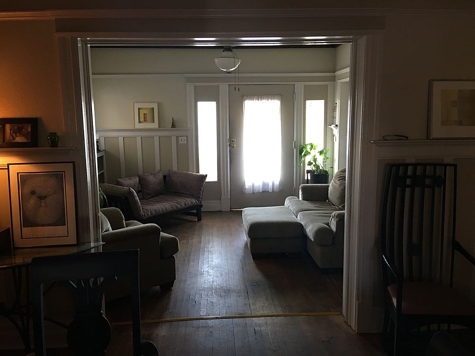 2nd image of 347 W 41st St