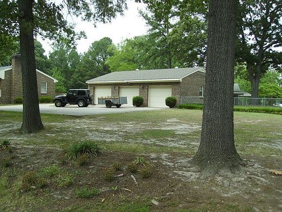 4th image of 1204 Hurley St