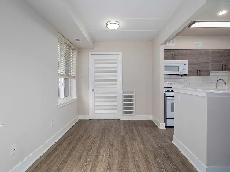 Lions Gate Apartments — Photo 14
