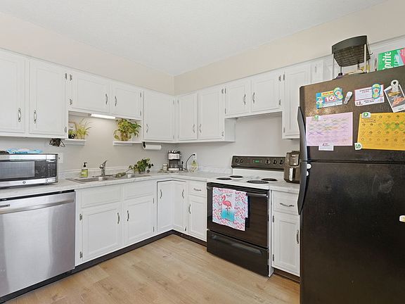 4th image of 3203 W 66th St