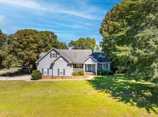 100 Longleaf Ln, New Bern, NC 28562