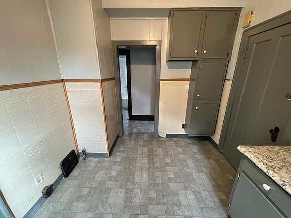 5th image of 8220 Vineyard Ave #1