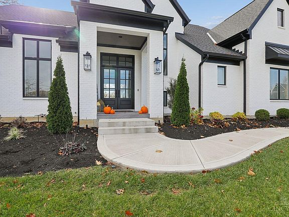 3rd image of 5673 Melbury Ct