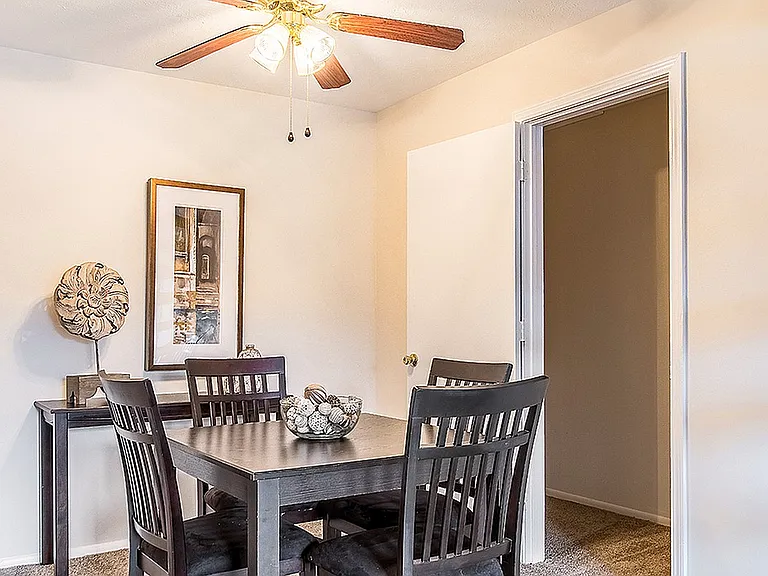 Ivy Loft - Dining Room
