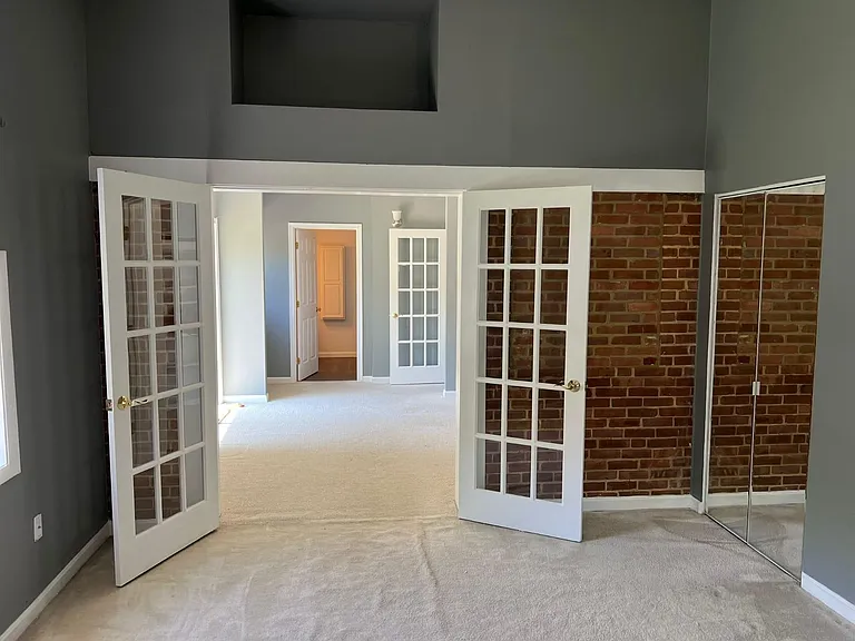 219 Saint James Dr — Photo 12