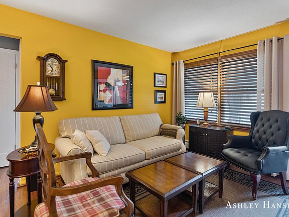 5th image of 876 Belfield St SW #11