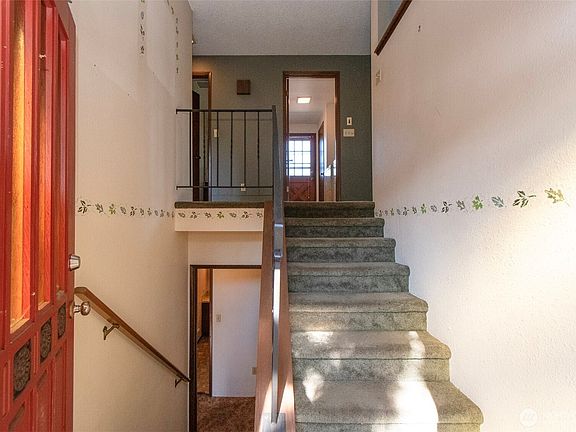 4th image of 1008 E 9th Street