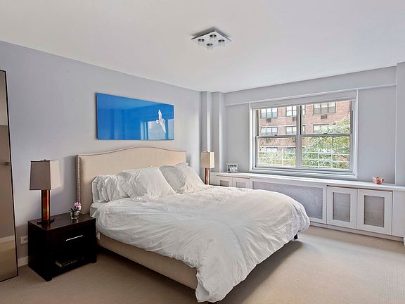 5th image of 70 E 10th St APT 5R