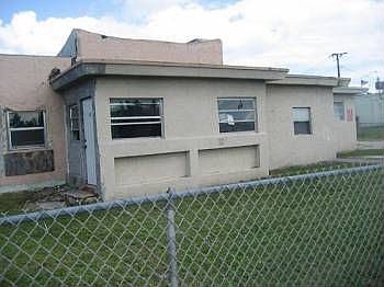 2nd image of 1215 York St