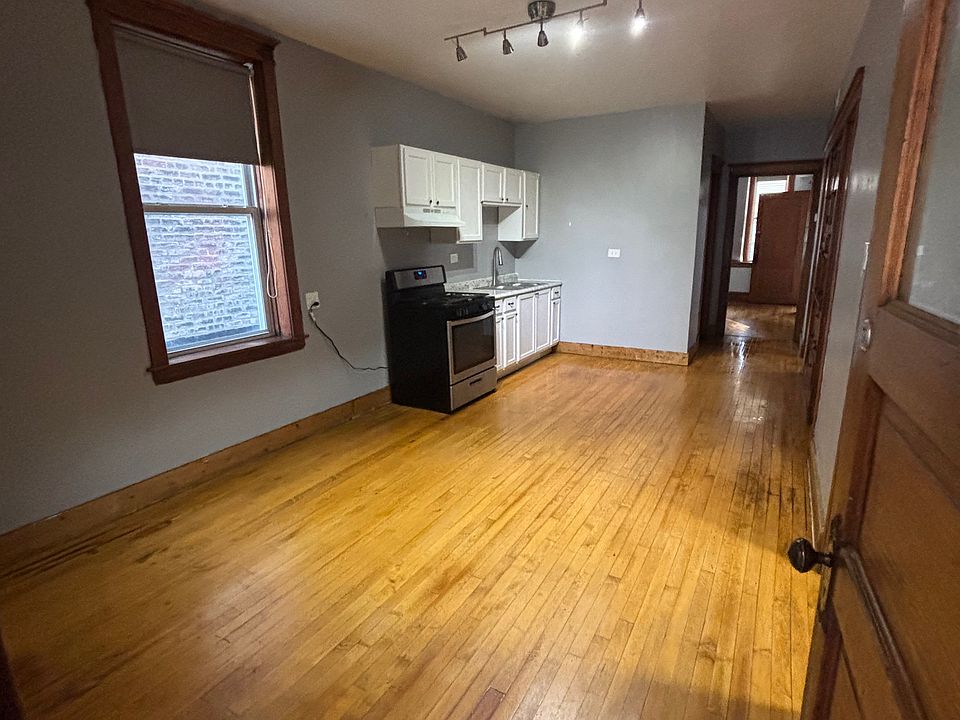 Empty kitchen (I will be purchasing a fridge to place in the apartment)